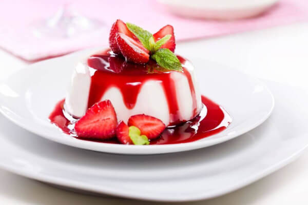 Cách làm panna cotta dâu